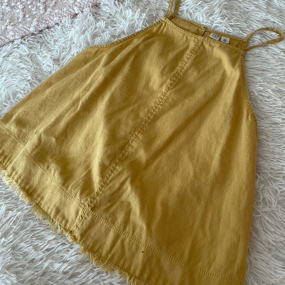 High neck yellow tank top